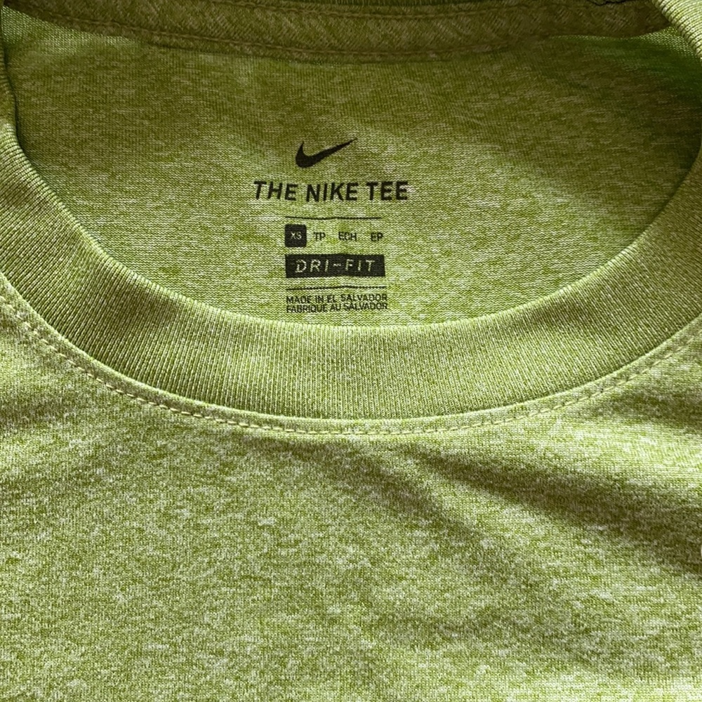 Nike workout tee - Picture 3 of 3